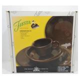 Fiesta Post 86 5 pc place setting, NIB