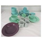 Fiesta Post 86 lot of 23 assorted pieces