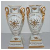 Pair of porcelain vases, 11" Pair of porcelain vases, 11"