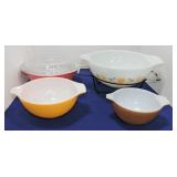 Pyrex lot of 4 pieces Pyrex lot of 4 pieces