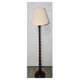 Wooden spool floor lamp Wooden spool floor lamp