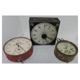 Lot of 2 timers and 1 clock