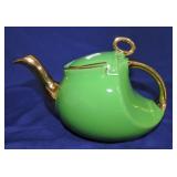 Hall China 6 cup Streamline teapot,