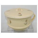 Roseville 'Dutch' chamber pot, hairline to lid,