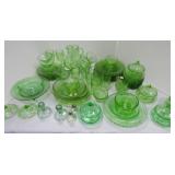 Green depression 'Spiral' lot of 85 pcs