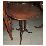 Ferguson scalloped edge lamp table