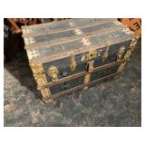 Vintage trunk with working latches measures 36