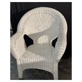 Very nice wicker chair measures 35 inches tall