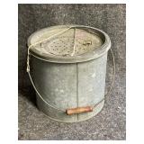 Vintage Frabill Fullflote Minnow Bucket