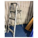 5 Foot Aluminum Ladder