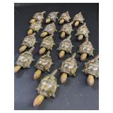 Quantity of bobbing head turtles