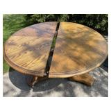 Round Oak Table W/ Chairs