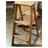 Dixie special three-step stepstool measures 34