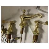 Brass bathroom faucet set