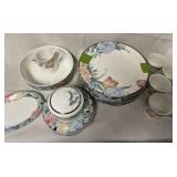 Floral pattern dish set