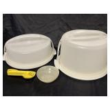 Large Vintage tupperware cake carrier with seal