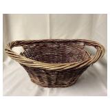 Wicker laundry basket