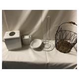 Lot of bathroom decor