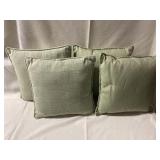 Lot of 4 pillows