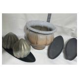 Planter pot and decor