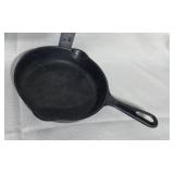Griswold number 3 cast iron frying pan Erie