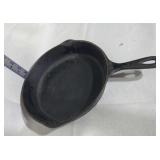 Cast iron frying pan