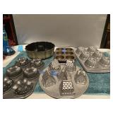(T) Cup Cake Pans Assortment of sizes and shapes