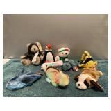 (B) Lot of Beanie Babies