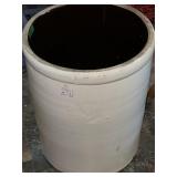 20 gallon crock and very nice condition, does not