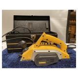 (Z)DeWalt wood Planner battery operated