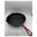 R3) 10" red cast iron cuisinart skillet
