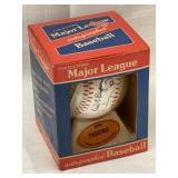 R8) Vintage Collectors Major League Autographed