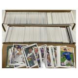 R8) Large selection of Baseball cards.