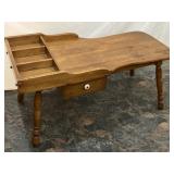 FL) Cobblerstyle table, drawer opens from both