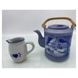 (R6) Teapot with creamer
