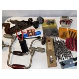 R9) Large assortment of tools. Wood planer, speed