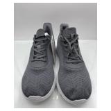 R4) Mens Shoes NEW never worn