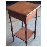 FL) very nice side table