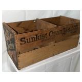 FL) Vintage Sunkist Oranges Wooden Crate.