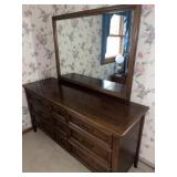 FL) 4 piece bedroom set made by White