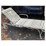 BT) Wayward lounge chair, nice condition.
