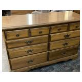 FL) 6 Drawer dresser- no mirror, in great
