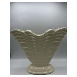 R r p co roseville ohio pottery Cream Triple Vase