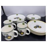 (R10)  Everyday Gibson John Deere  16 piece