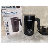 (R17)  Farberware Hot or Cold Milk Frother Warmer