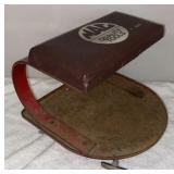 FL) Mac Tools HS5520 vintage rolling work seat.