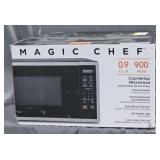 Magic Chef .9cu ft 900 watt Countertop Microwave