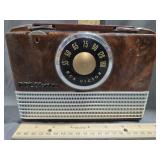 RCA Victor B-411 portable tube radio ca. 1951