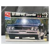 AMT ERTL 1:25 scale ï¿½66 olds 442 convertible