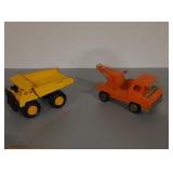 Vintage tin toy trucks clover tow truck & remco